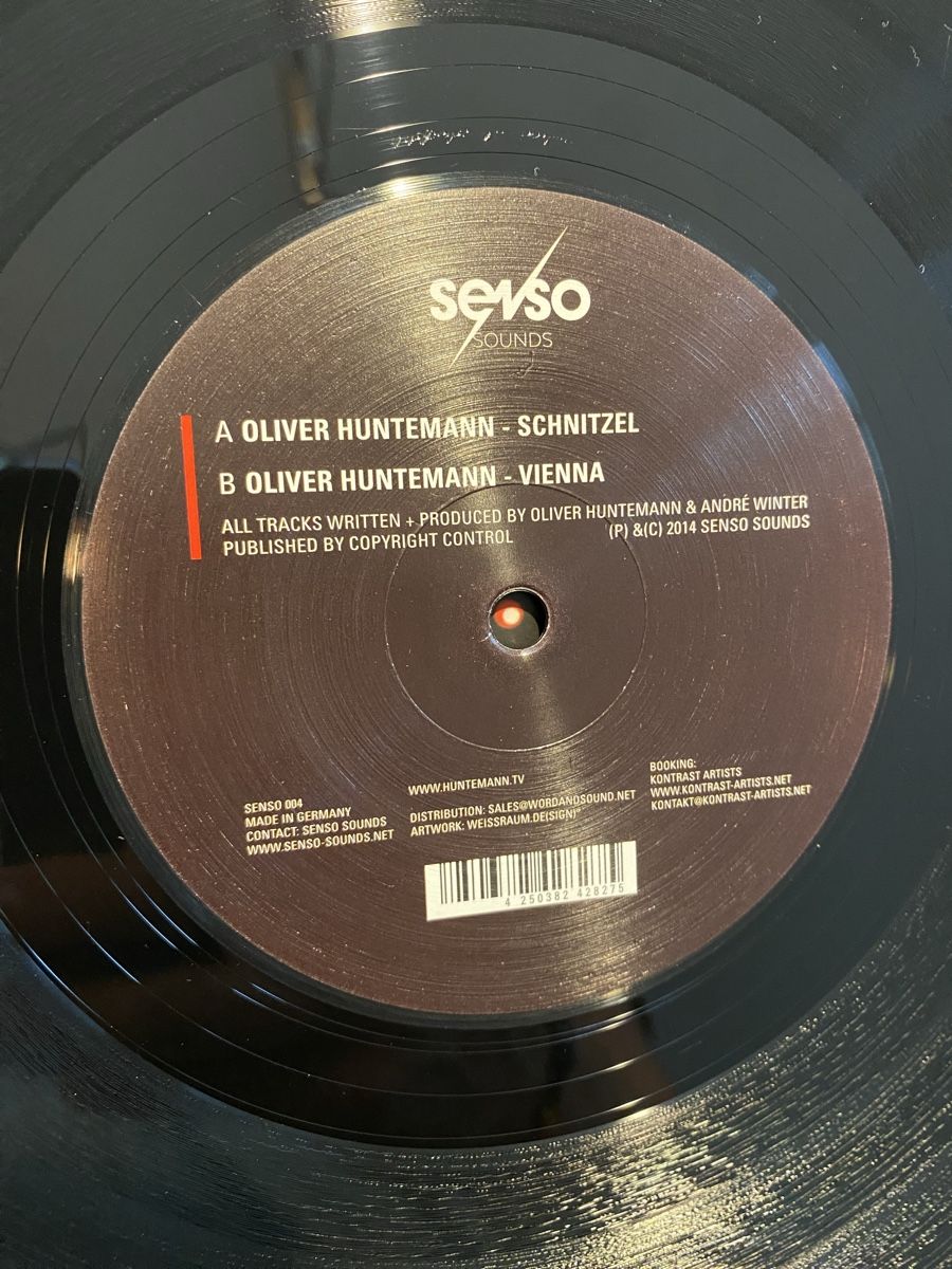 Dischi in vinile: Oliver Huntemann - Play! Vinyl Techno – Nuovo (secondo la descrizione) da Möhlin venduto da Devilspunchbowl 5