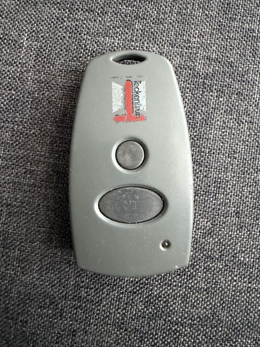 Marantec Telecomandi: Marantec Digital 302 Garagentoröffner Handsender 868.3 MHz – Usato da Horw venduto da mic_8ztz