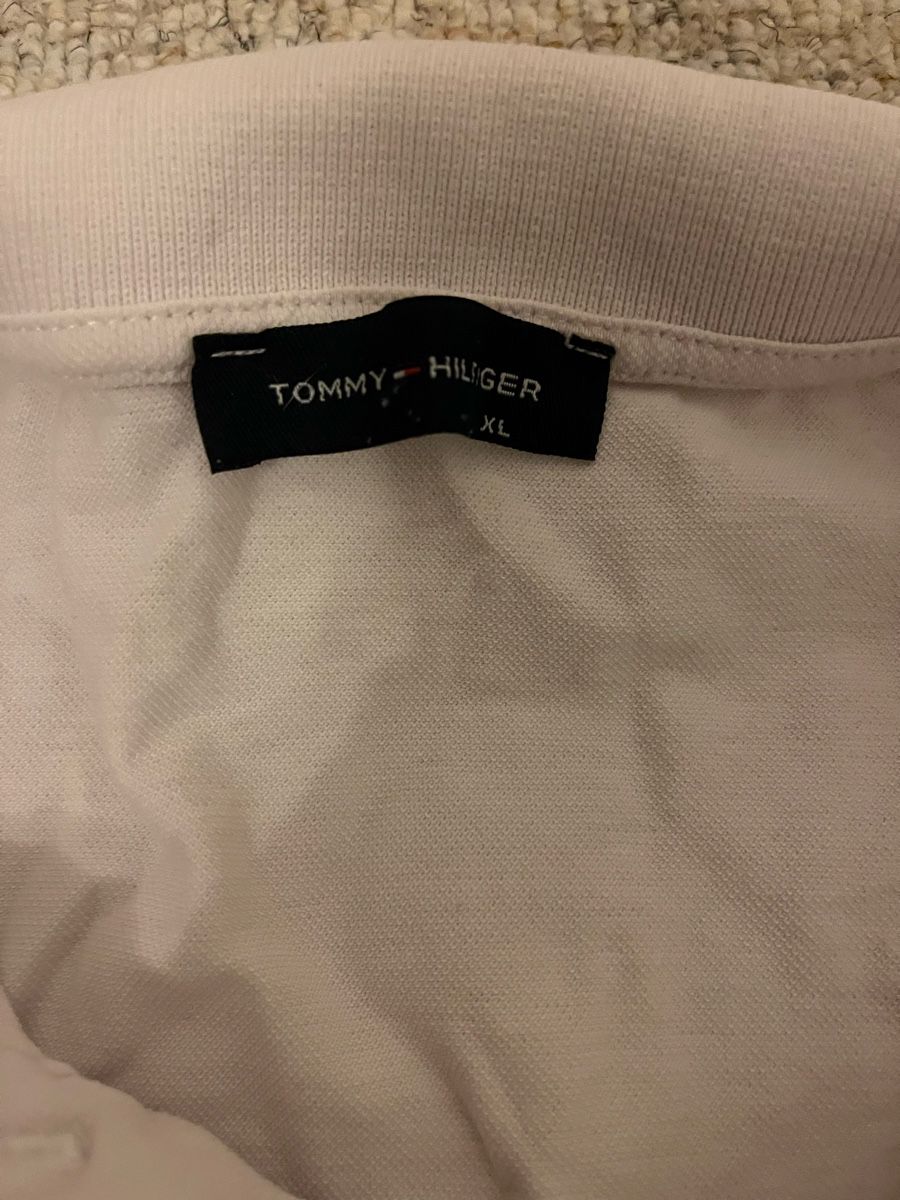 T-shirts: Tommy Hilfiger polo Top – D'occasion à Murten par ale_b5vh 1
