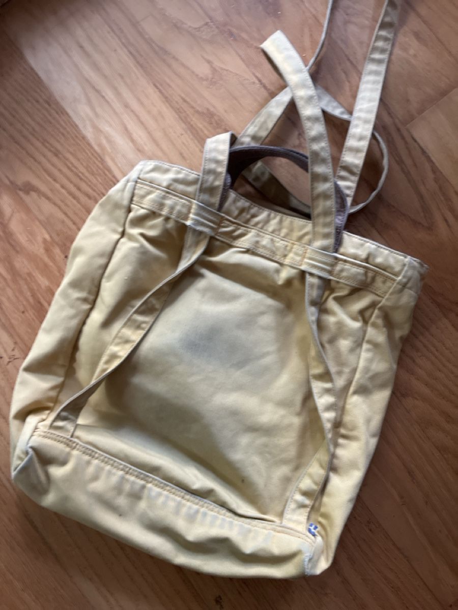Fjällräven Taschen: Fjällräven Totepack gelb mit Flecken   – Gebraucht aus Urtenen-Schönbühl von Evilette 1