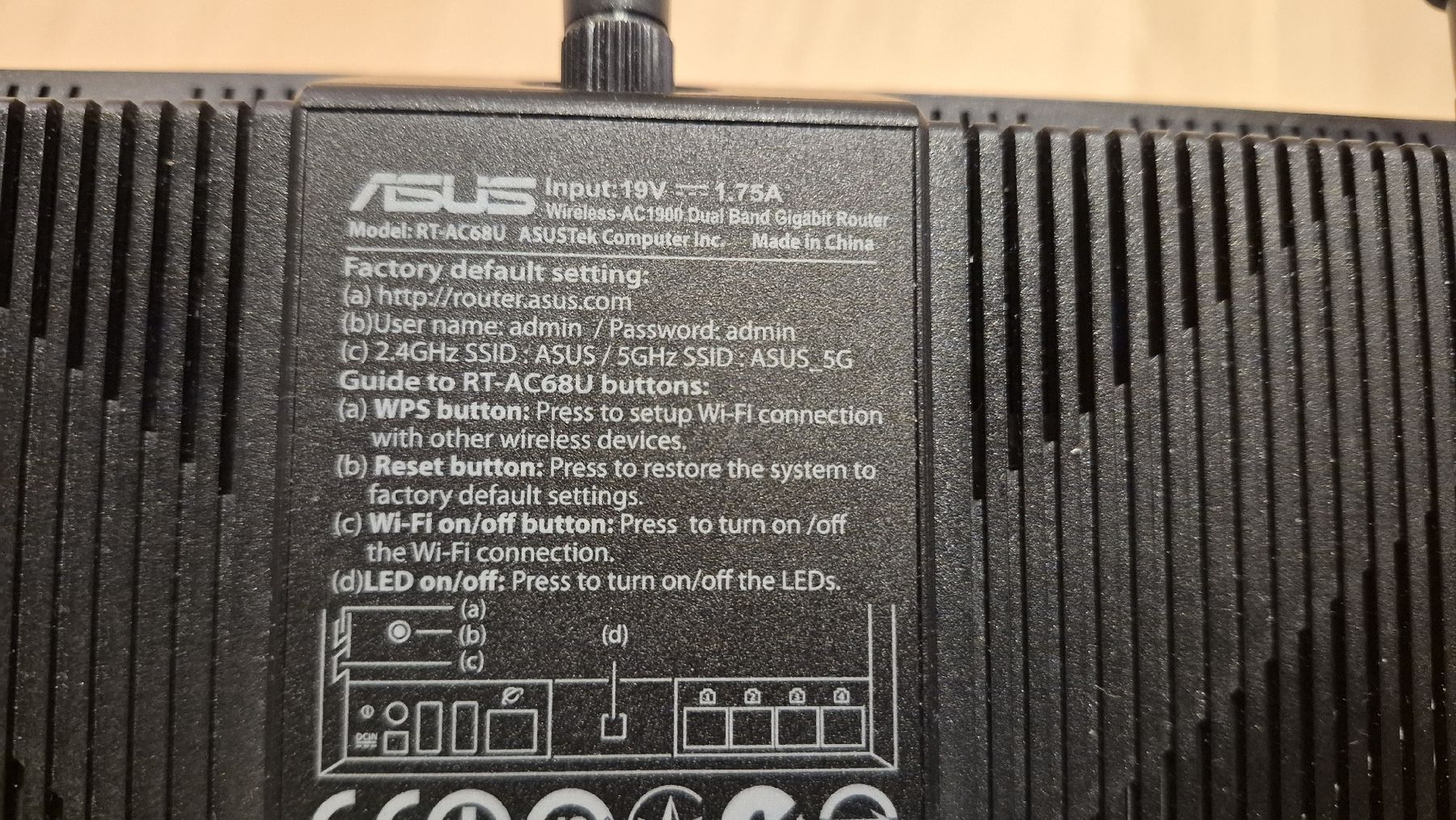 Asus Modem & Router: Routeur  rt-ac68u – Usato da Epalinges venduto da Tritus12 3
