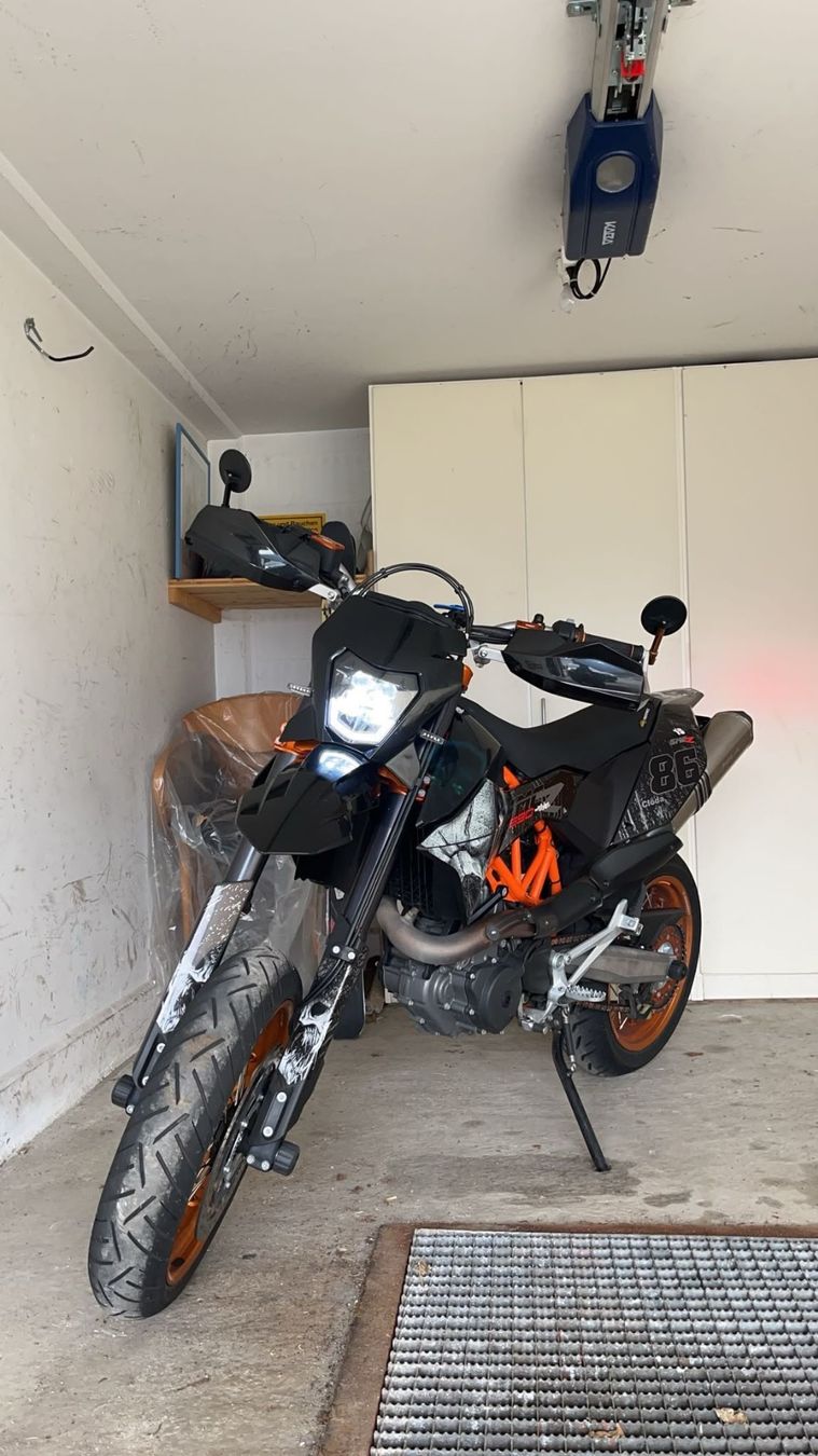 KTM Strasse: Top gepflegter KTM 690 SMC R – Gebraucht aus Visperterminen von lgresell 2