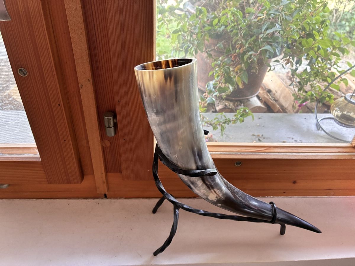 Accessori: Trinkhorn mit Metallständer / oder Kostümacessoir – Usato da Theilingen venduto da maidjam