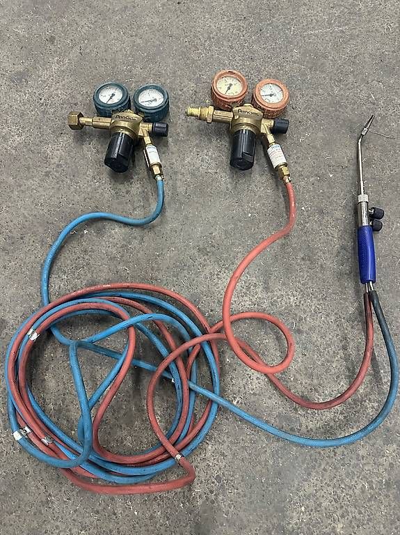 Saldatori: Autogen Anlage inkl. Manometer  – Usato da Aathal-Seegräben venduto da rom_cg7q