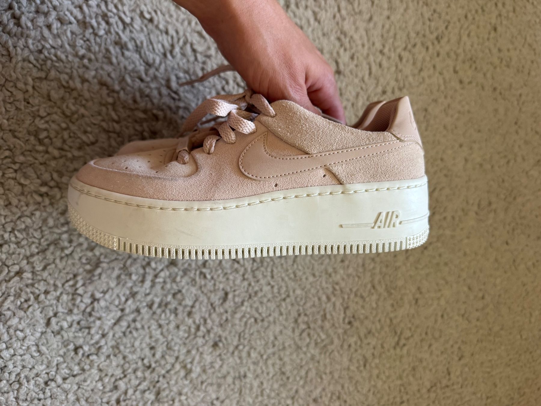 Nike Scarpe da donna: Air Force One Schuhe 36.5 NEU Wildleder – Nuovo (secondo la descrizione) da Dürrenäsch venduto da 1kirs 2