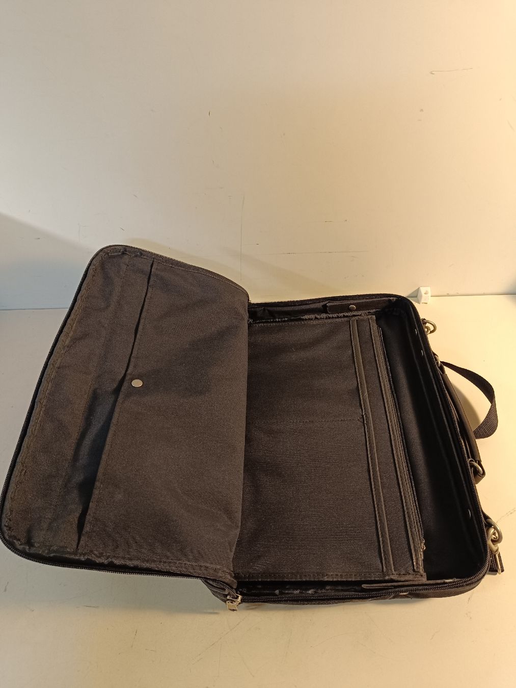 Koffer & Taschen: Businesstasche schwarz (nov223) – Gebraucht aus Künten von Schnaepplihuus 3