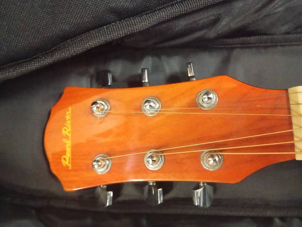Strumenti musicali: Pearl River accoustic guitarra – Usato da Basel venduto da Petergunn 3