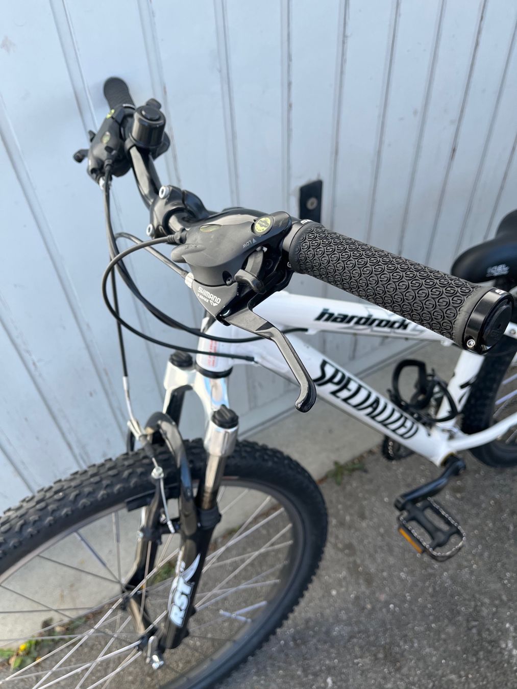 Specialized Biciclette: Specialized Hardrock 26 Zoll ab ca. 8 Jährige – Usato da St. Pelagiberg venduto da 1MagicMoment 9