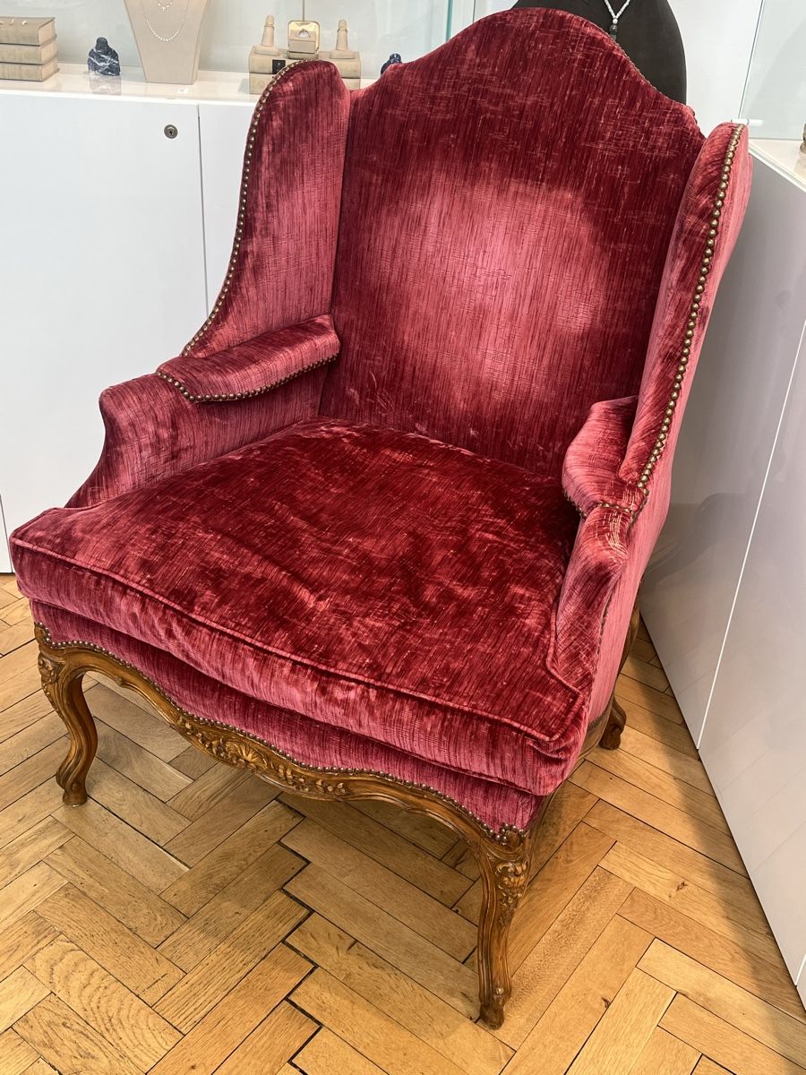 Poltrone: Wunderschöner antiker Barock Sessel mit rotem Samtbezug – Usato da Zürich venduto da Starstone 1