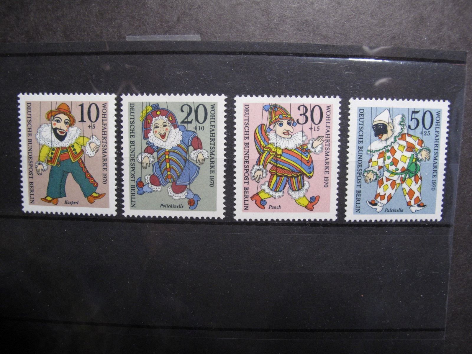 Tutti i francobolli: Berlin 1970 Marionetten ** – Usato da Wil SG venduto da fva01