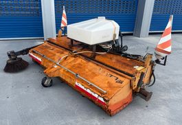 Kehrmaschine / Putzmaschine / Kehrwalze