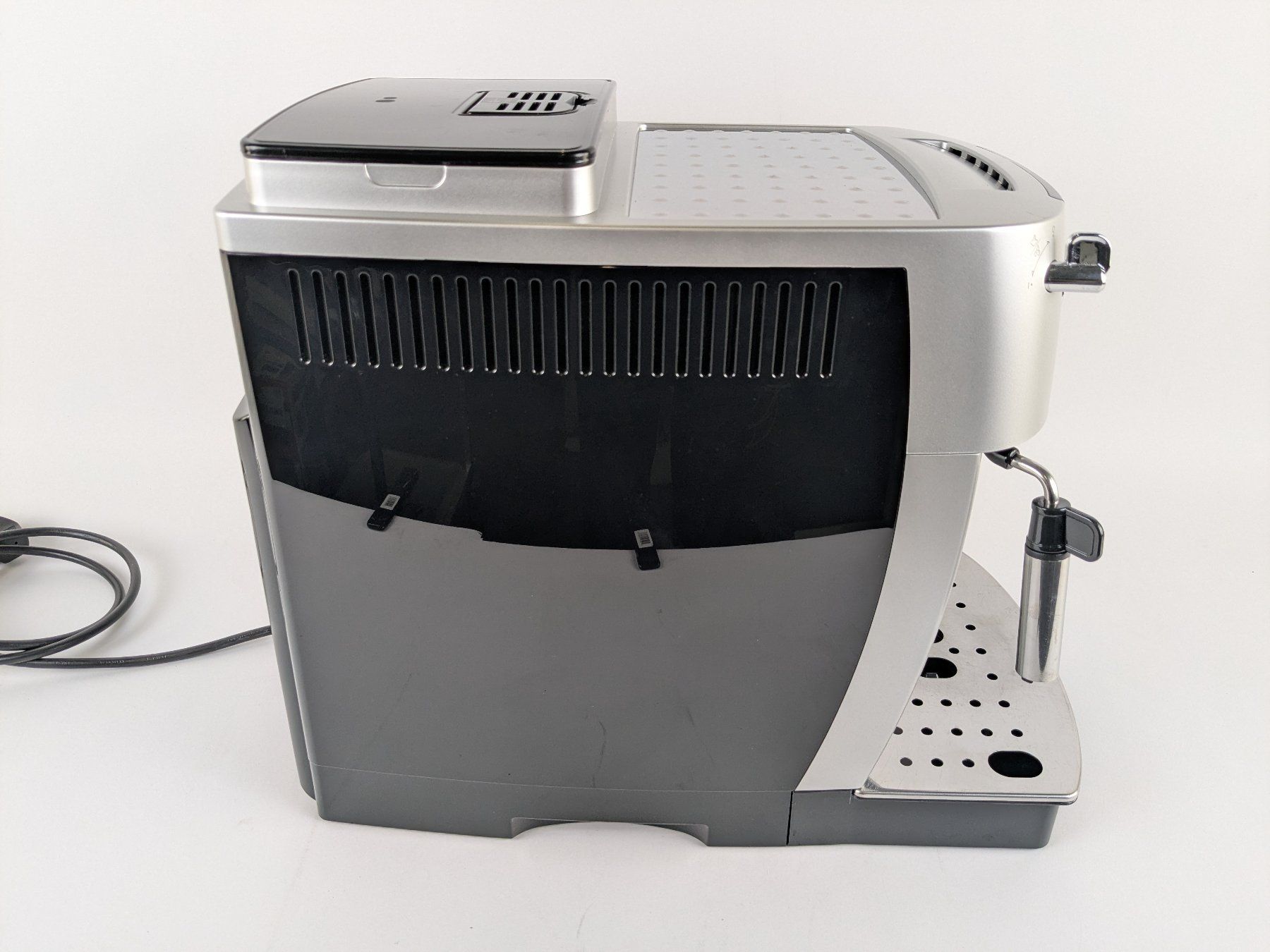 De'Longhi Macchine per caffè & Macchine per espresso: DELONGHI Magnifica S Silber-Matt – Usato da Dintikon venduto da Restwert_Dintikon 3