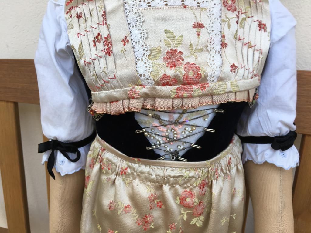 Bambole: Puppe mit Appenzellertracht – Usato da Reiden venduto da janu_lp 2