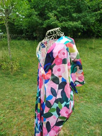 Sublime robe fleurie, ample et fluide taille XL