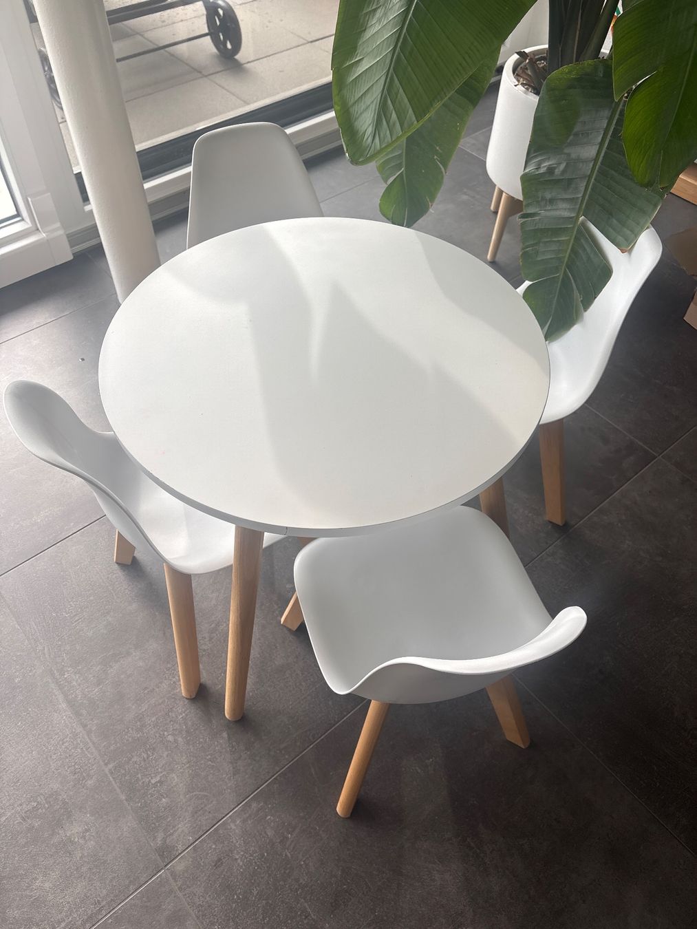 Tischset: Table et 4 chaises enfant – Gebraucht aus Eclépens von Happymom