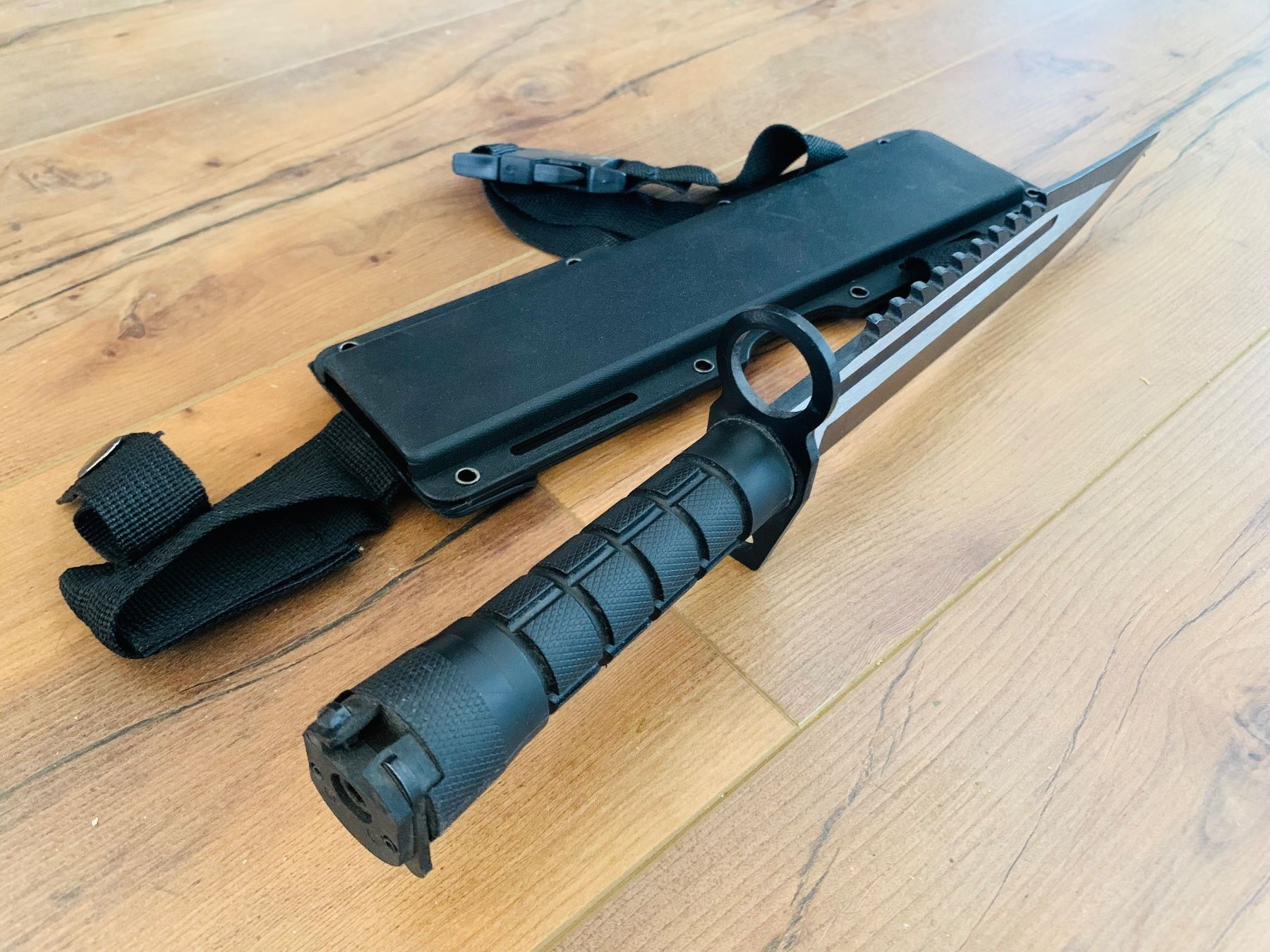 Accessori: Tactical Messer Appuntato 43cm NEU – Nuovo e nell'imballaggio originale da Bergdietikon venduto da shopAgent 5