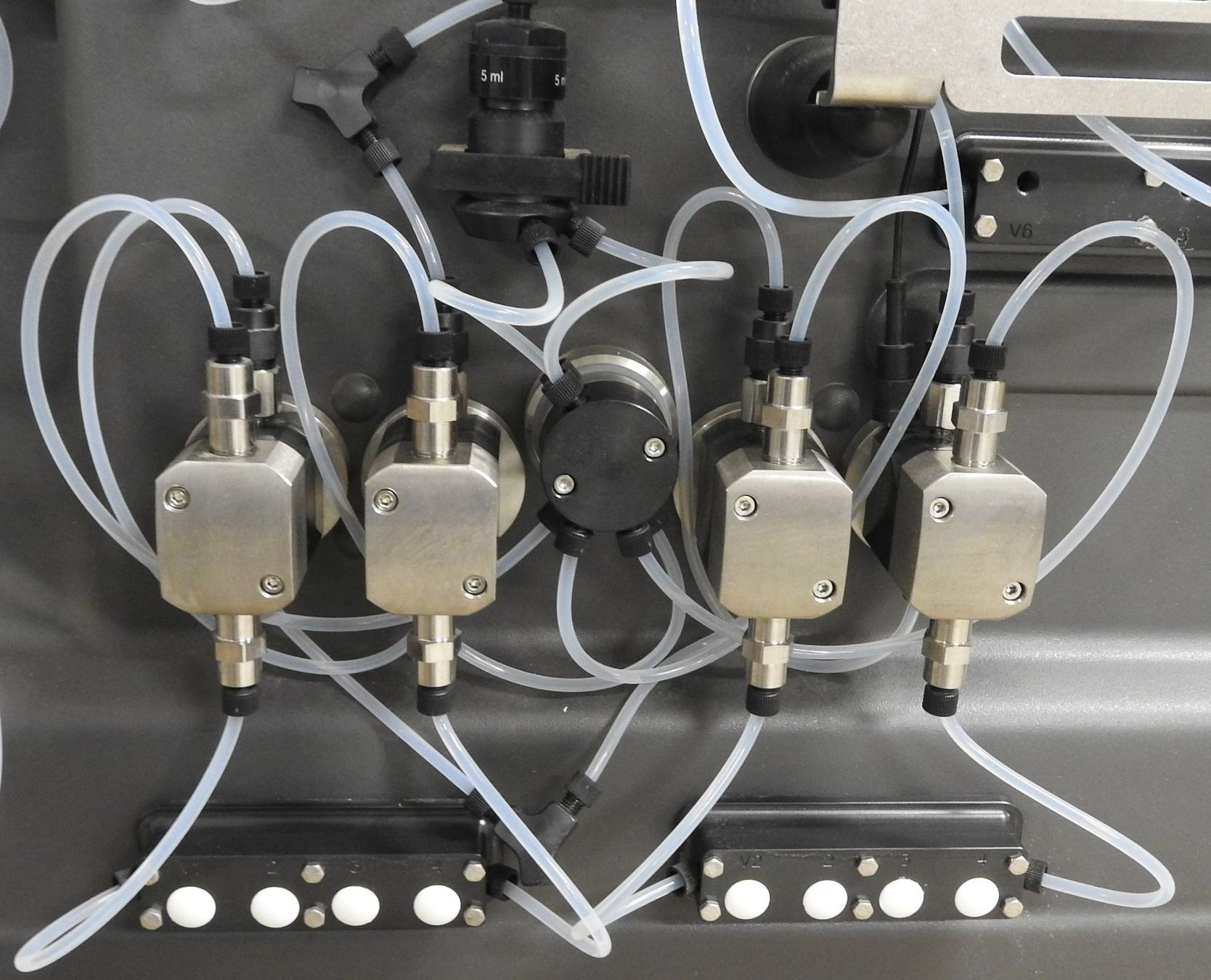 Tutte le macchine: GE Healthcare ÄKTApilot Process Chromatography System – Usato da Reinach BL venduto da Re-LifeAG_Labor 7