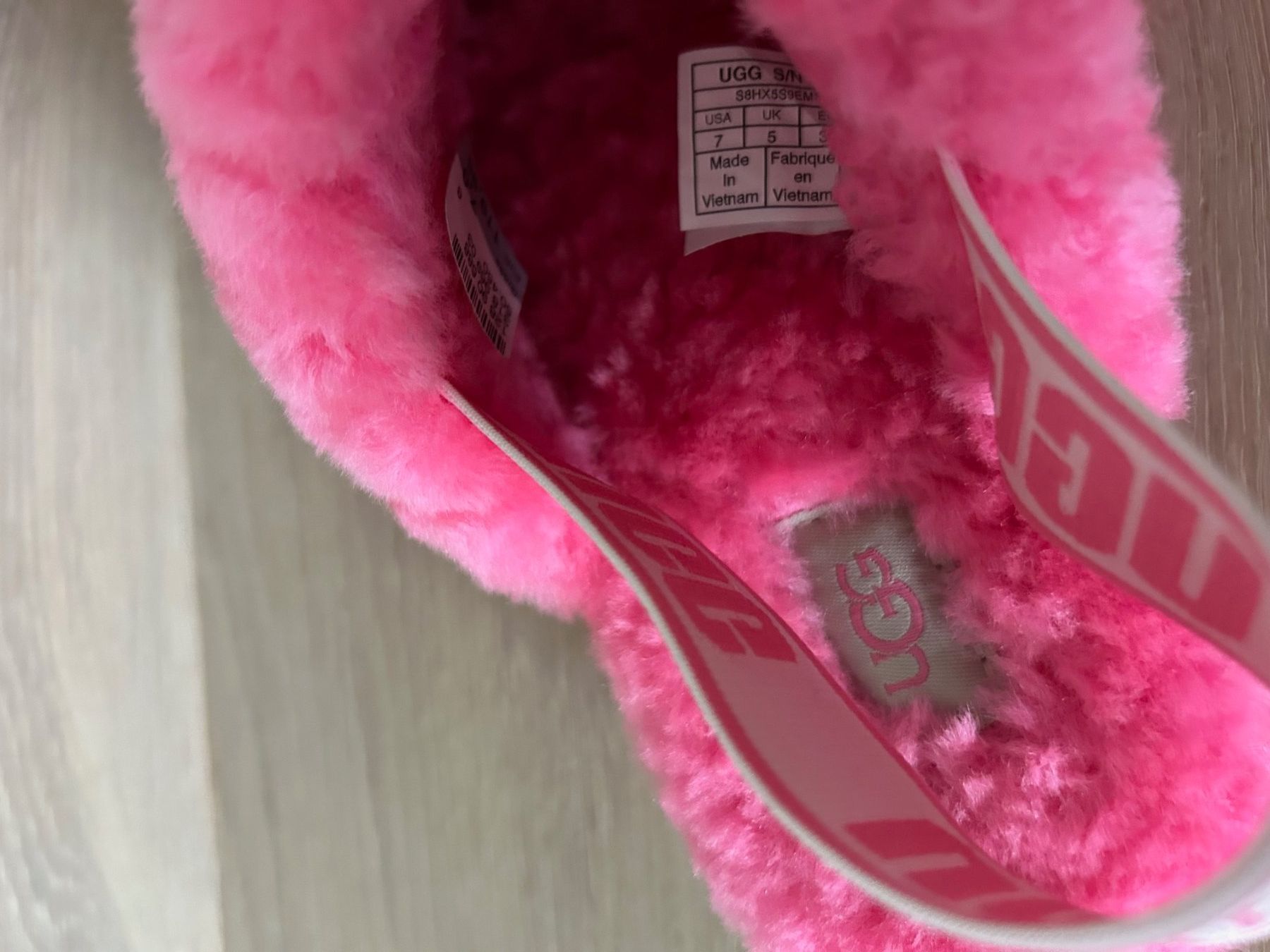 Ugg Scarpe da donna: UGG Pantoletten Gr. 38 – Usato da Oberwil-Lieli venduto da 2boll4u 3