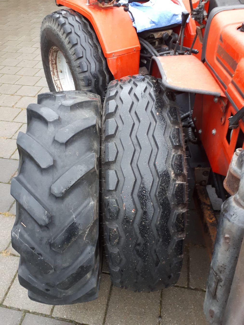 Carraro Traktoren: Carraro Knicklenker 4x4 – Gebraucht aus gontenschwil von trachsu 6