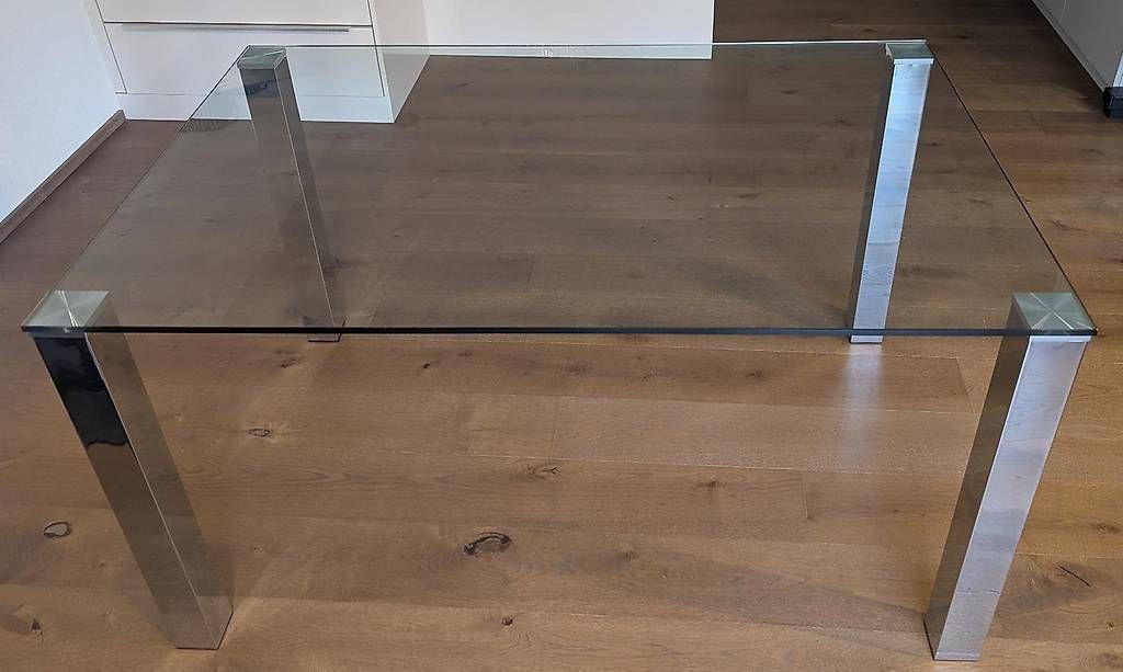 Tables: Glastisch mit Stühlen – D'occasion à Adliswil par MarkSzcz