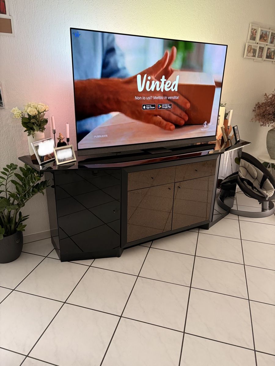 Mobili TV: Edles TV-Lowboard Schwarz-Hochglanz – Usato da Niederwangen BE venduto da Swiss_Buyer7 1