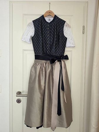 Edles Amsel Fashion Midi-Dirndl + Julia Trentini Spitzenbody