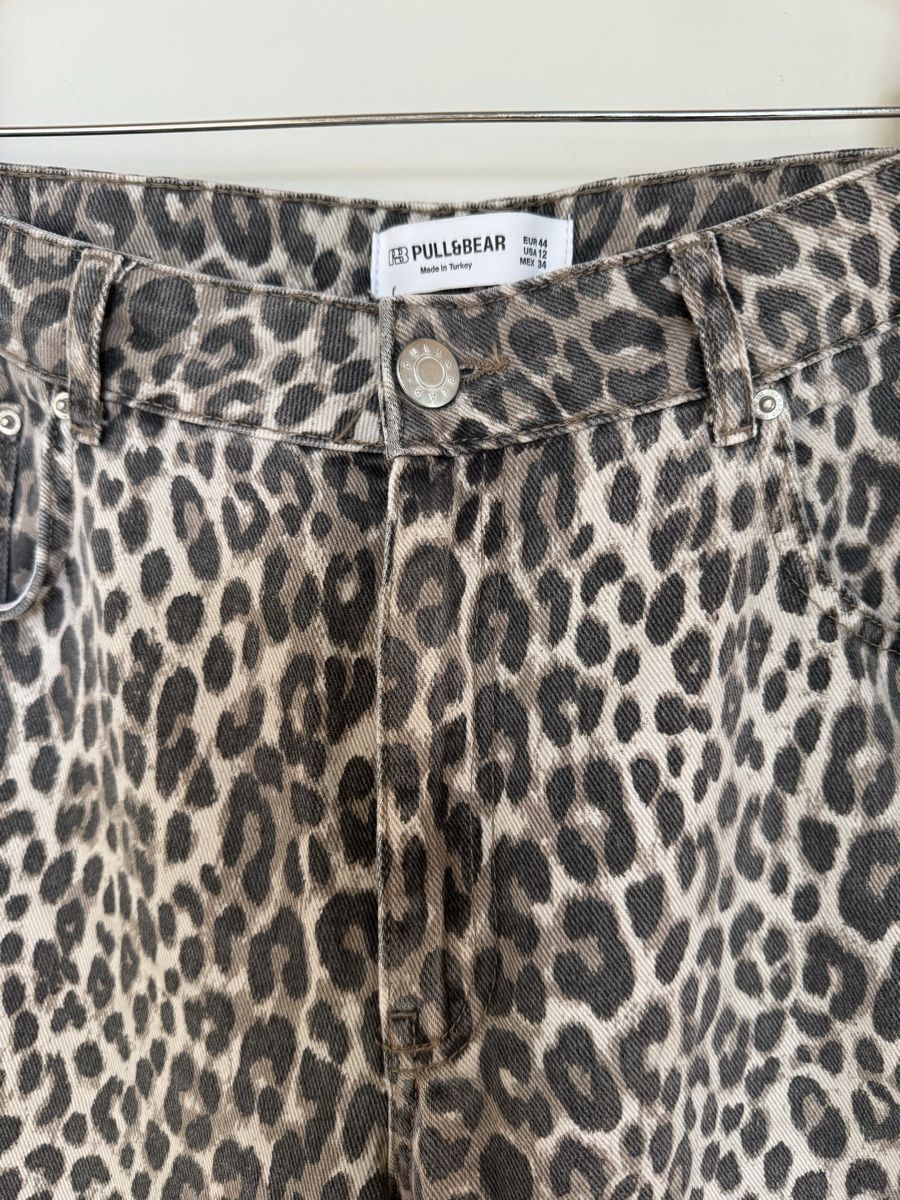 Pull&Bear Jeans: Pull&Bear Jeans, Leopard print, size 44 – Usato da Weesen venduto da sannevanrijn 1