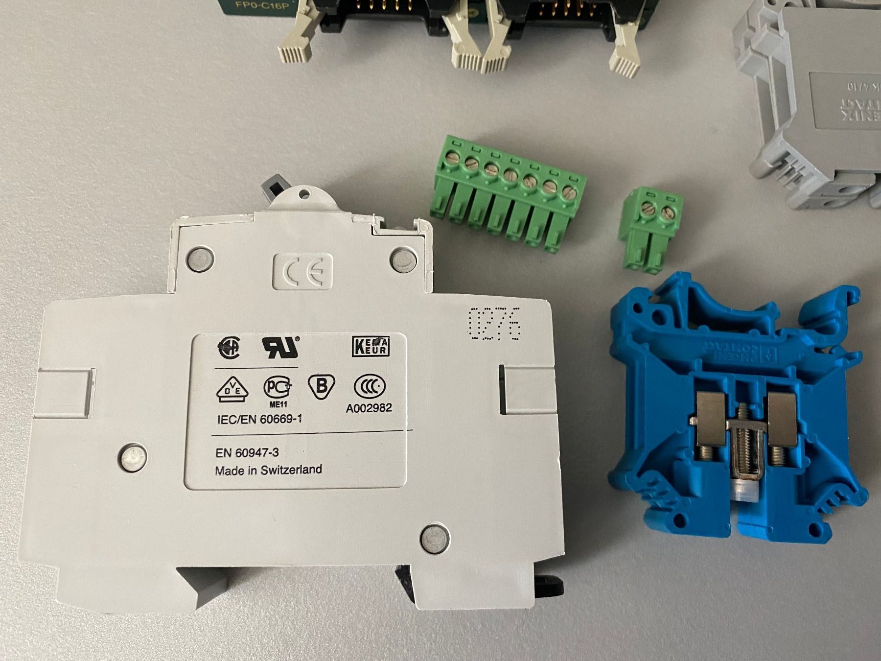 Stromzufuhr: Panasonic FP0-C16 - A Control Unit und Diverses Zubehör – Gebraucht aus Langwiesen von Restposten-24 2