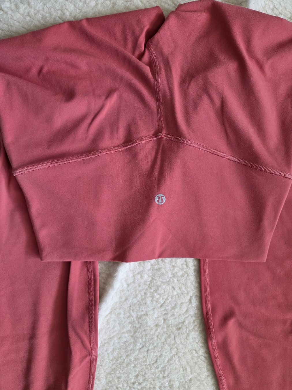 Lululemon Leggings: Lululemon Align Yoga Leggings Grosse 6 – Usato da Walchwil venduto da Petulas 2