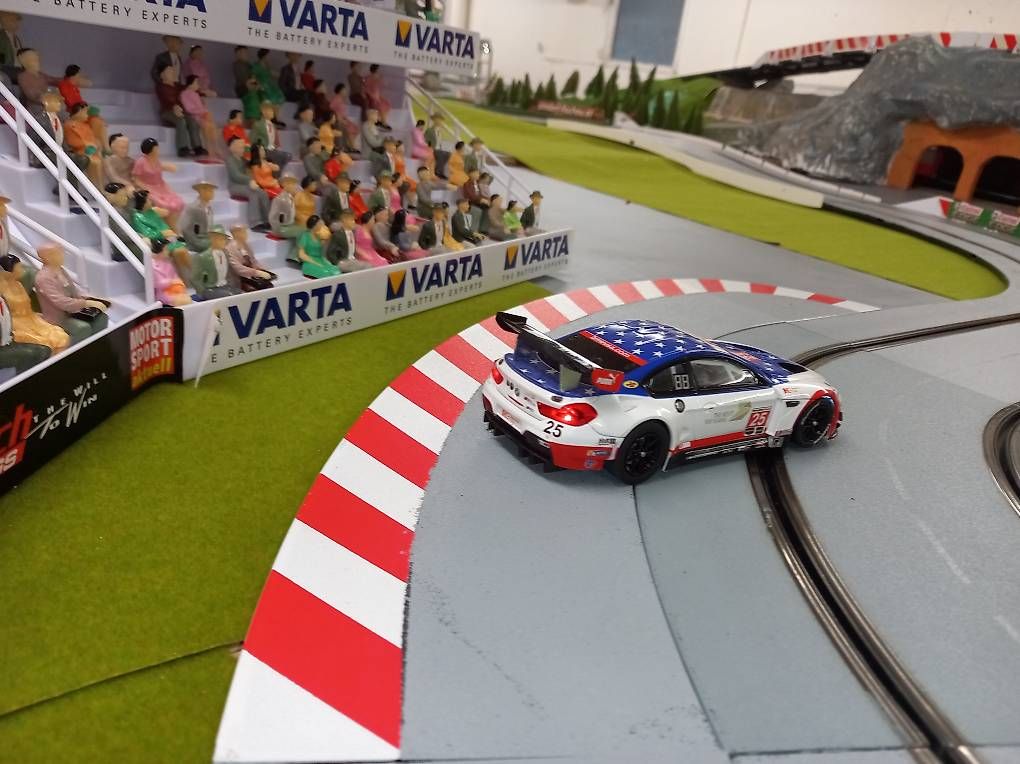 Carrera Piste: BMW M6 GT3 Carrera Digital 132 – Usato da Langenthal venduto da noa_9wcy 3