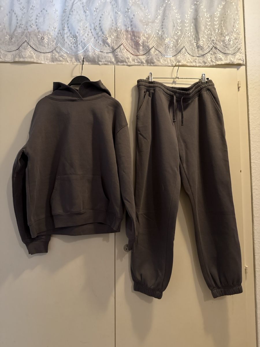 Completi & Tailleur: Ensemble de survêtement gris   – Usato da Châtelaine venduto da ant_6rpw