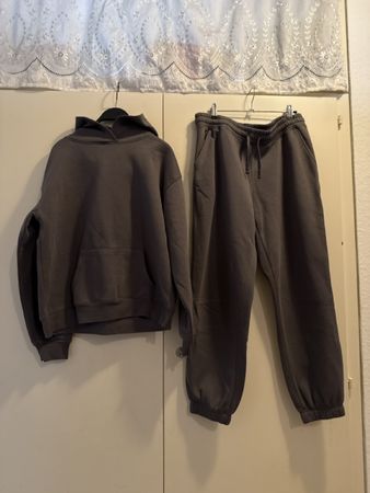 Ensemble de survêtement gris  