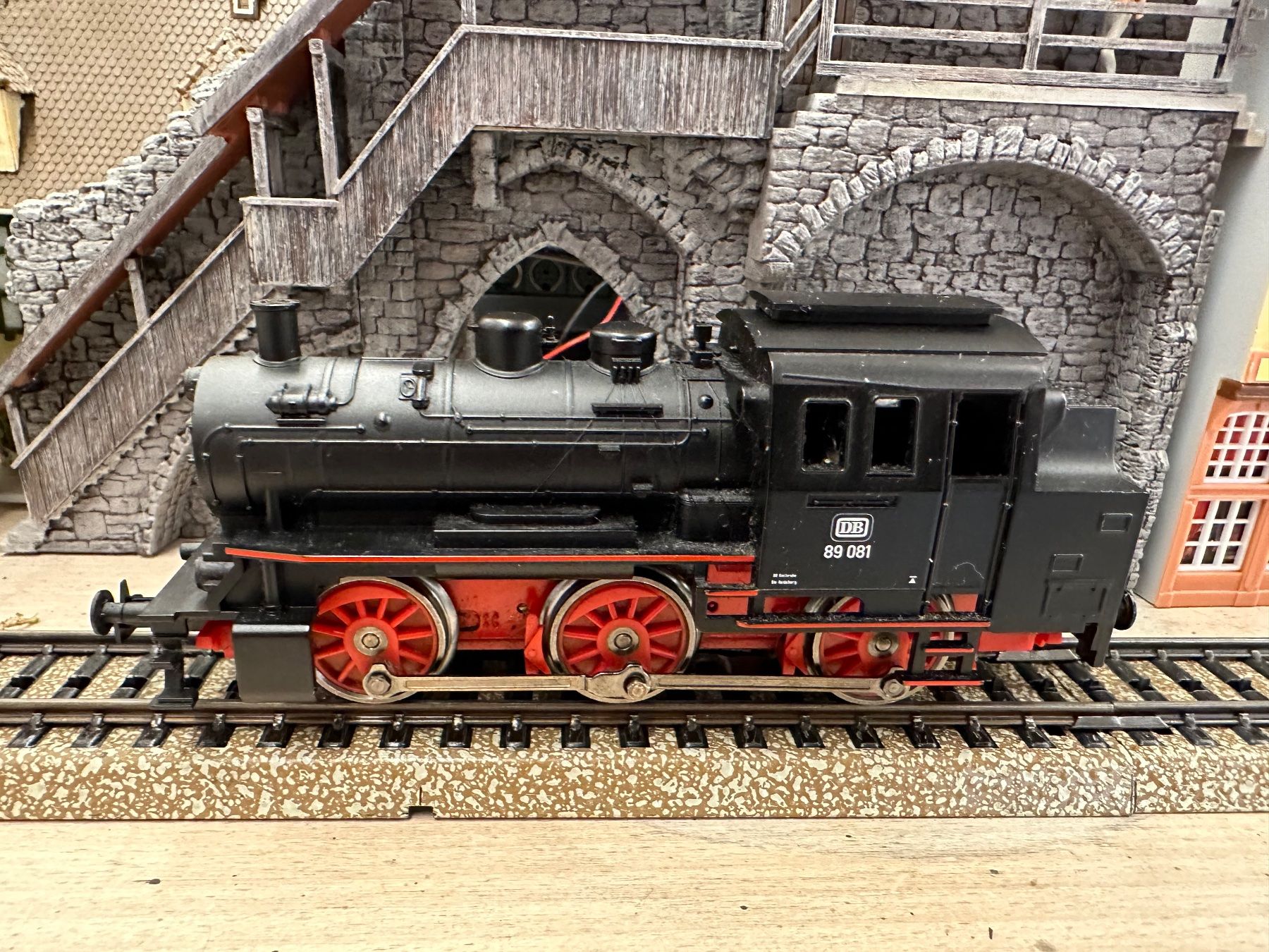 Märklin Modelleisenbahnen: Märklin 29120 DB BR 89 081 – Gebraucht aus Lupsingen von New-Haven 1