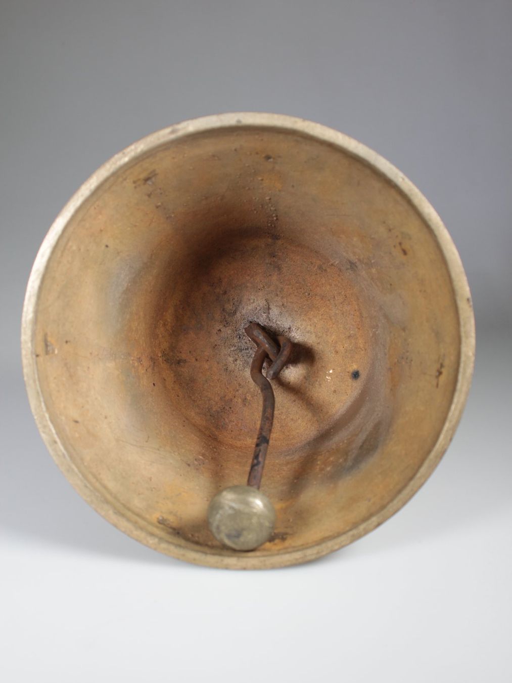 Glocken & Treicheln: Schweizer Zierglocke Bronze – Gebraucht aus Basel von IRMAundFRED 2