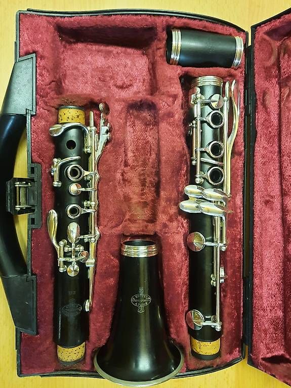 Instruments de musique: Buffet Crampon E11 Sib – D'occasion à Yverdon-les-bains par dav_2tsy