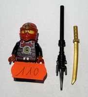 1 Stück LEGO Ninjago Kai Minifigur, mit Zubehör.