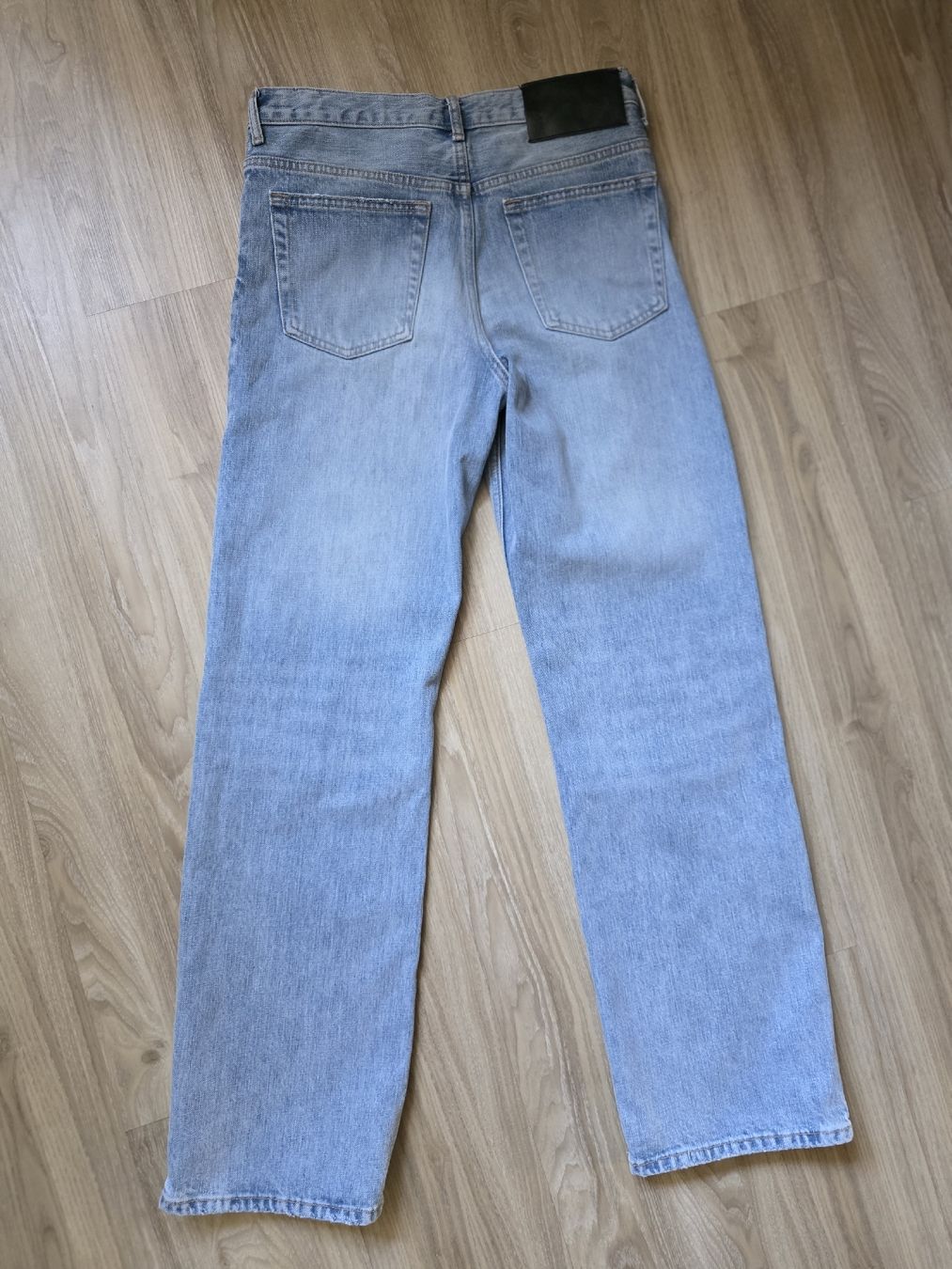Zara Jeans: Mid waist loose straight Jeans – Usato da Interlaken venduto da NataliiaS 3