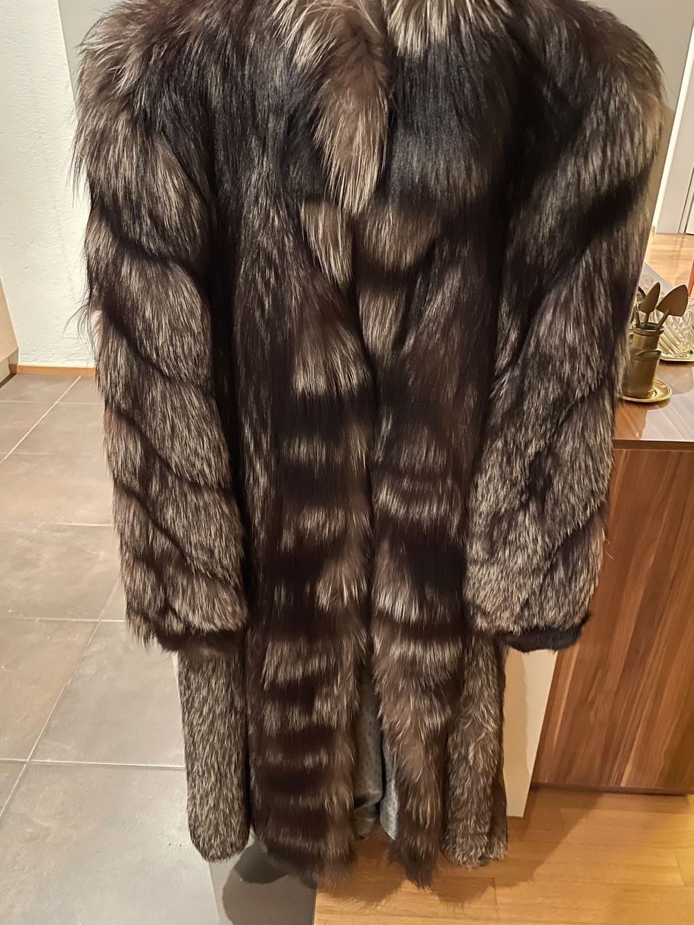 Cappotti: Pelzmantel Silberfuchs Gr. 38 / 40 – Usato da Emmenbrücke venduto da Ladyboutique 7