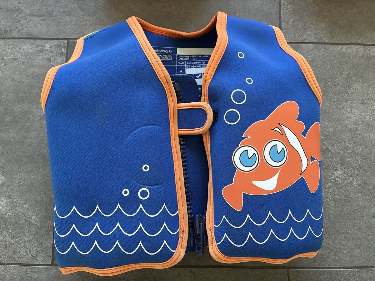 Schwimmwesten: Konfidence Schwimmweste – Gebraucht aus Magden von MissPerfect 3
