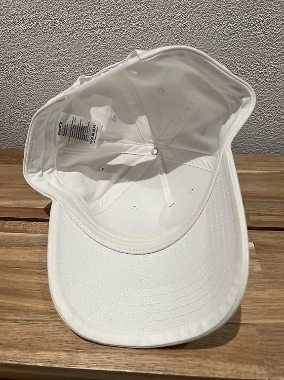 Altro in  Abbigliamento & Accessori: Helly Hansen Cap weiss – Usato da Sevelen venduto da ale_v29l 1