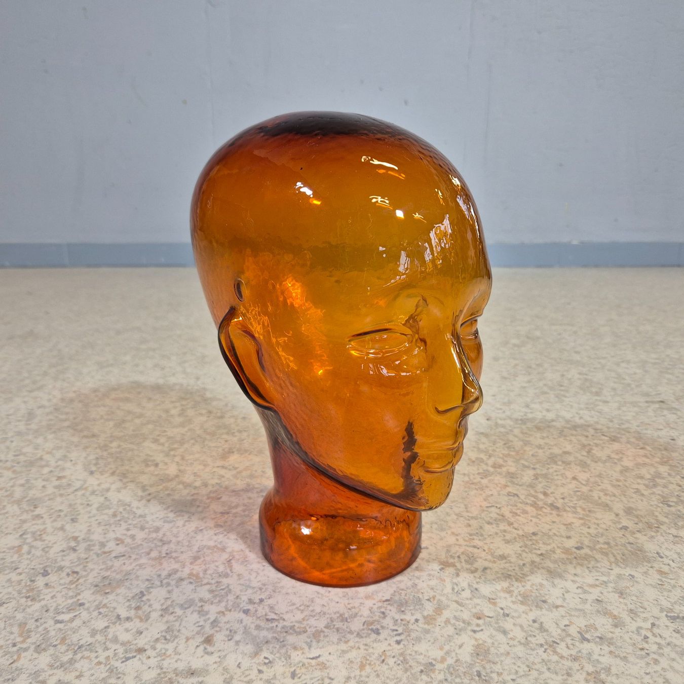 Sculture & Statue: Glaskopf Hutständer Kopf aus Glas orange – Usato da Nottwil venduto da Wondewa-Shop 2
