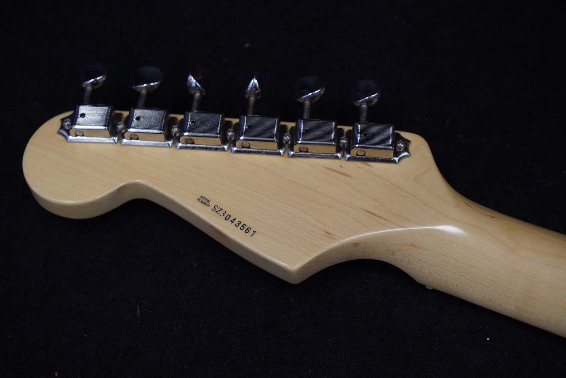 Fender Musikinstrumente: Fender Eric Clapton Signature Stratocaster “Blackie” & Case – Gebraucht aus Ortschwaben von Musictrade 6