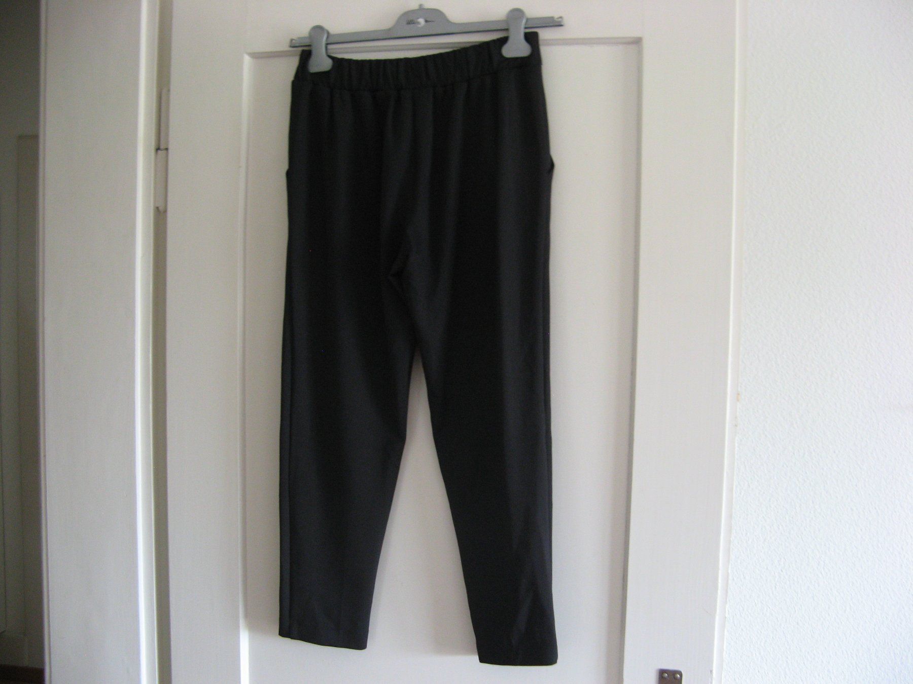 Hosen: schwarze Hose Carla G. Gr. 38 – Gebraucht aus Zürich von apil 3