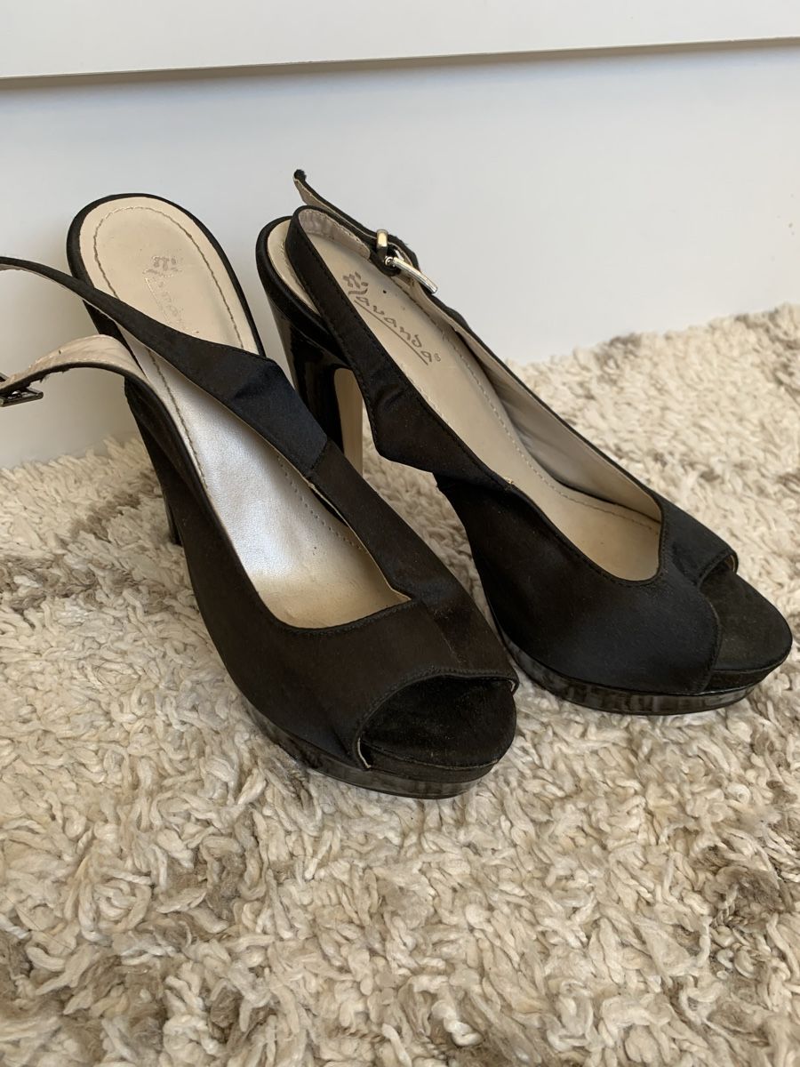 Chaussures femmes: Talon noir 39 – D'occasion à Montreux par Izapeche811