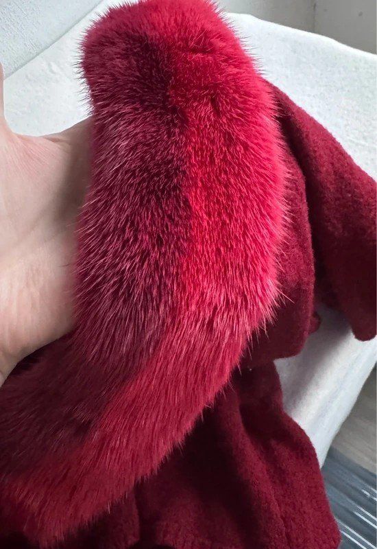 Maglioni & Felpe: Blumarine Pullover mit Pelzbesatz, Gr. 42, Bordeaux. ... – Usato da Obergösgen venduto da crystalfox 9