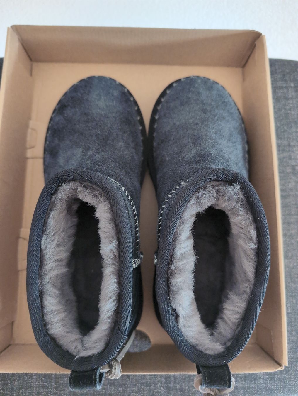 Ugg Scarpe da donna: UGG Classic Ultra Mini Boots - Size 36 -  New! – Nuovo e nell'imballaggio originale da Glis venduto da livespringly 4