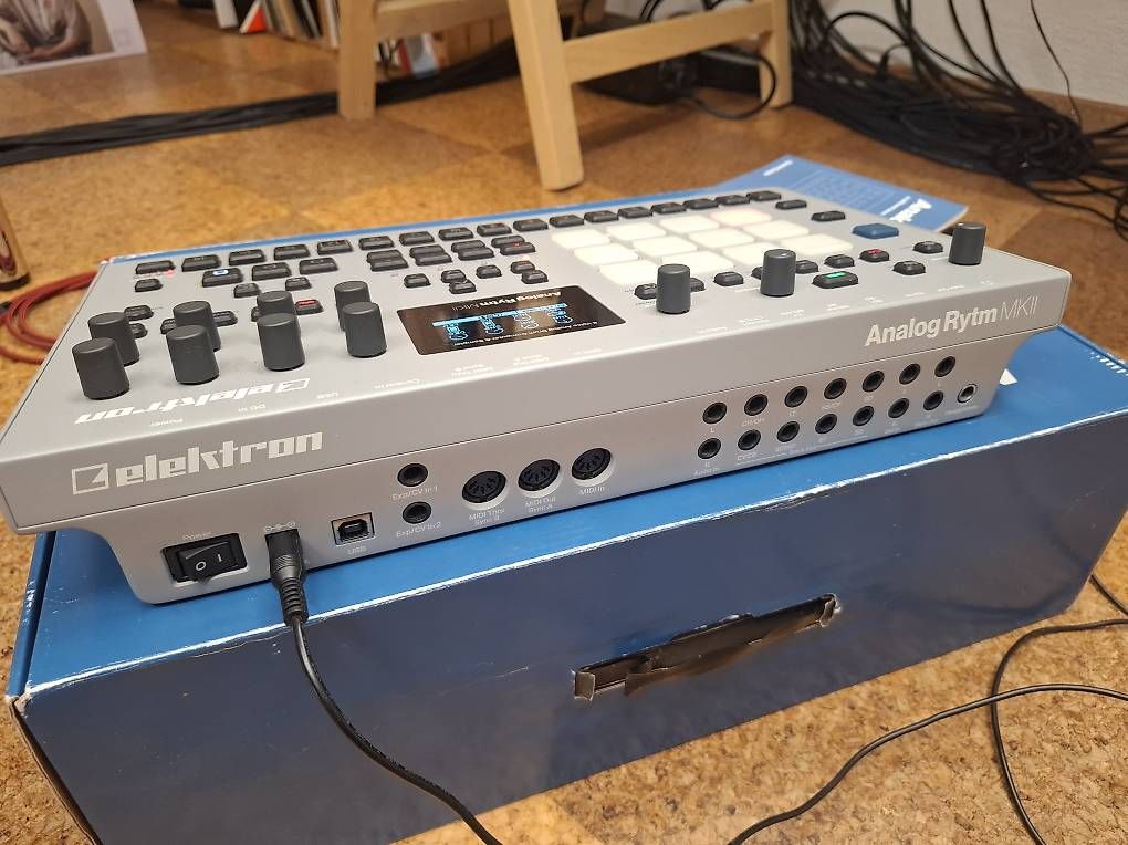 Instruments de musique: Elektron Analog Rytm MK2 – D'occasion à Port par Sinusgenerator 2