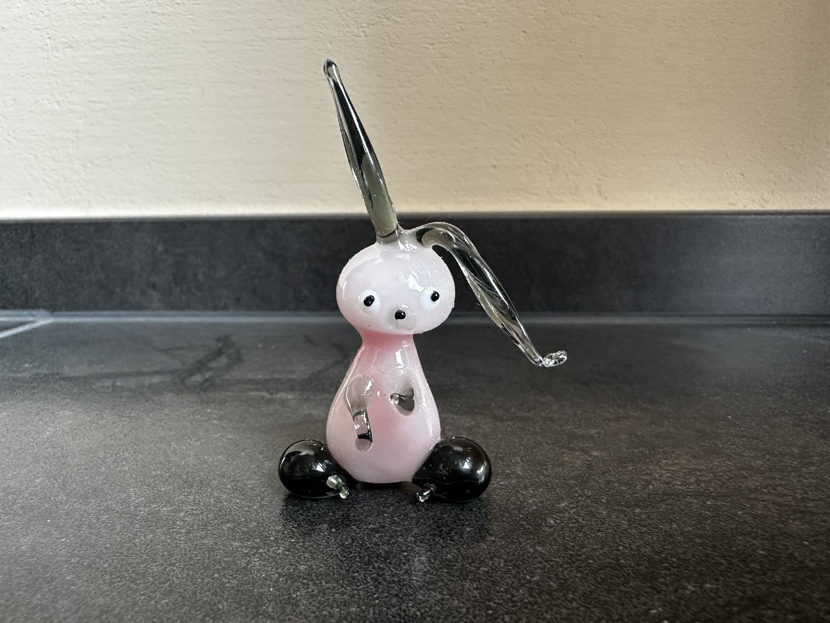 Statuette: Dekorative Glas-Hasenfigur, rosa, neuwertig, Ostern! – Nuovo (secondo la descrizione) da Kesswil venduto da mie_g89p