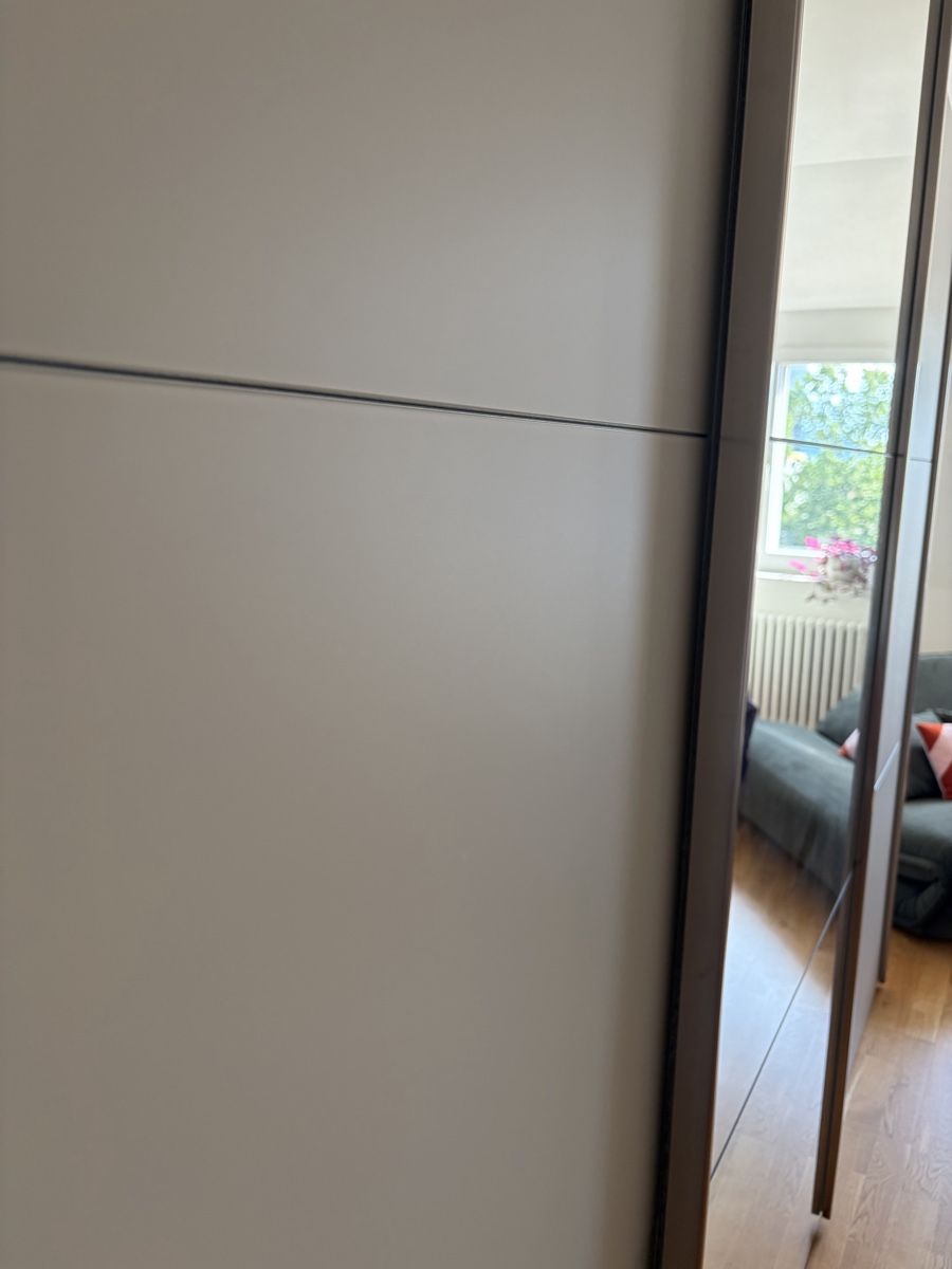 Interio Armadi: Kleiderschrank mit 3 Schiebetüren – Usato da Zürich venduto da oli_9dhs 4