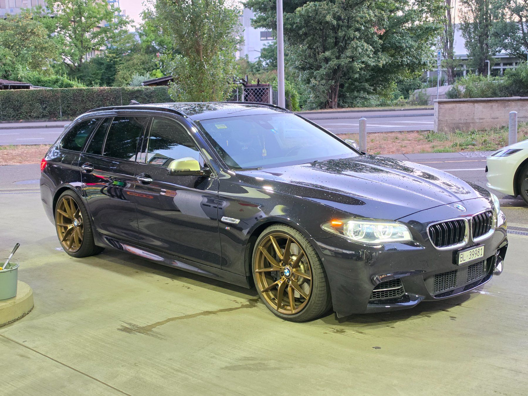 BMW Autos: Bmw m550d f11 – D'occasion à basel par 157
